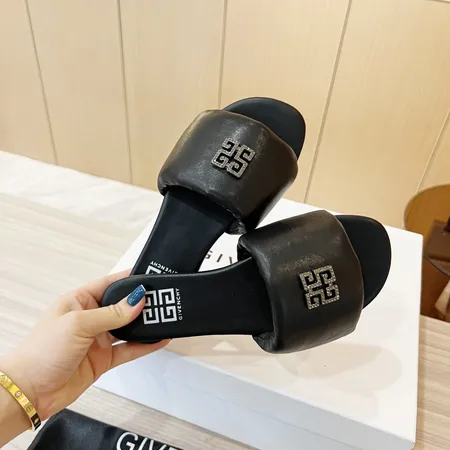 ジバンシィ スリッパ