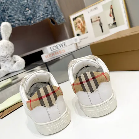 バーバリー ス スニーカー