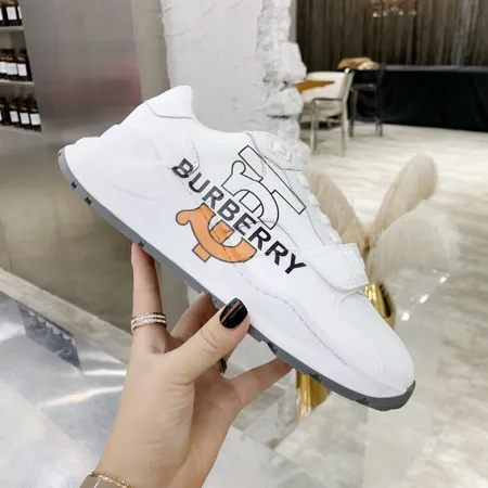 バーバリー ス スニーカー