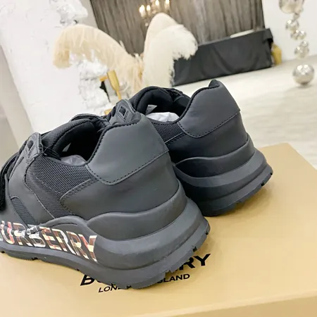 バーバリー ス スニーカー