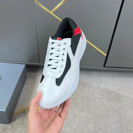 プラダ スニーカー