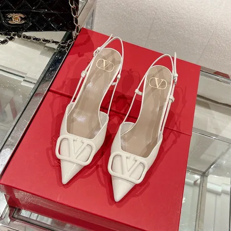 ヴァレンティノ サンダル