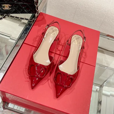 ヴァレンティノ サンダル