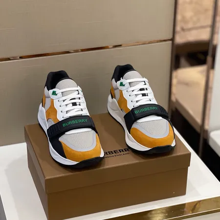 バーバリー ス スニーカー