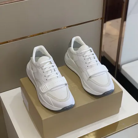 バーバリー ス スニーカー