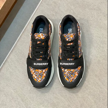 バーバリー ス スニーカー