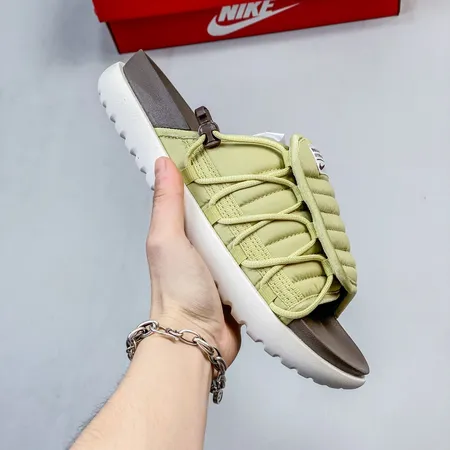 ナイキ スリッパ