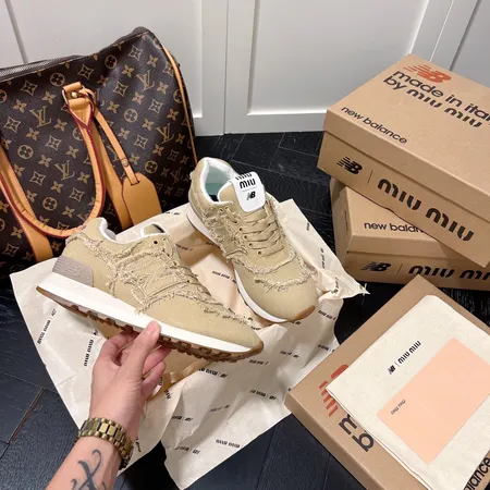 ミュウミュウ スニーカー