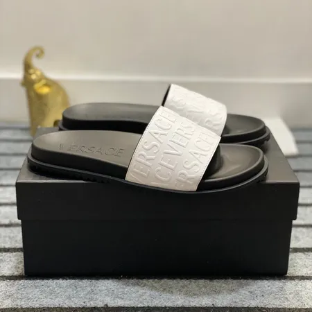 ヴェルサーチ スリッパ