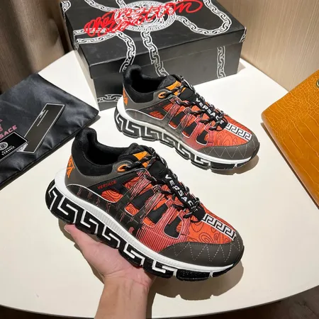 ヴェルサーチ スニーカー