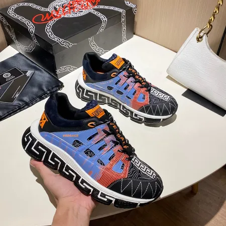 ヴェルサーチ スニーカー