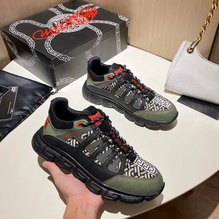 ヴェルサーチ スニーカー