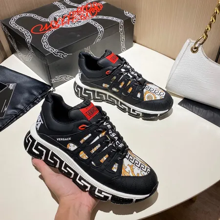 ヴェルサーチ スニーカー