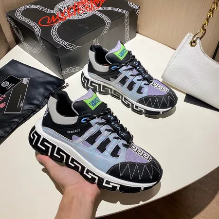 ヴェルサーチ スニーカー