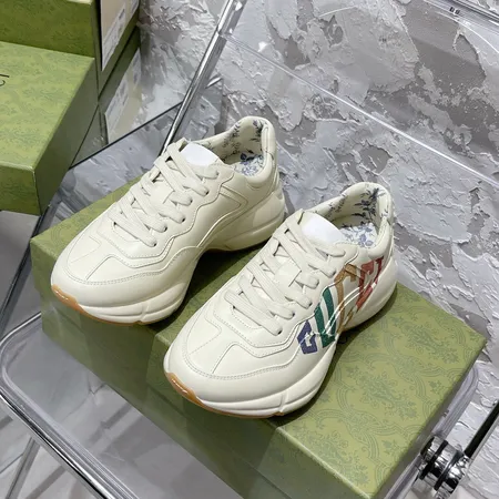 グッチ スニーカー