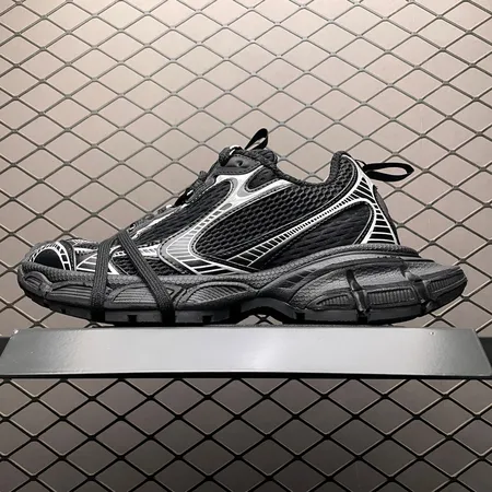 バレンシアガ スニーカー