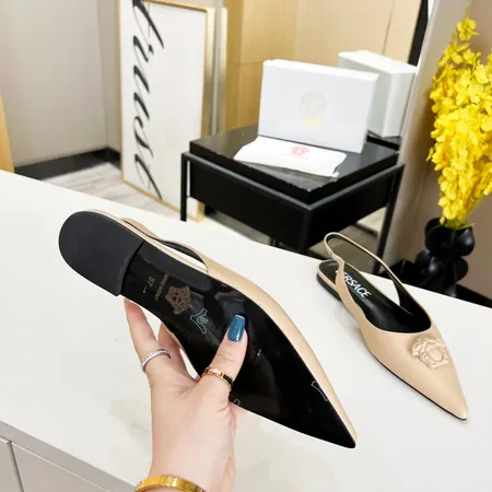 ヴェルサーチ サンダル