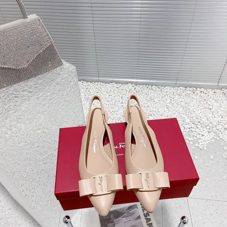 フェラガモ サンダル