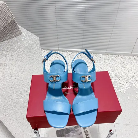 フェラガモ サンダル