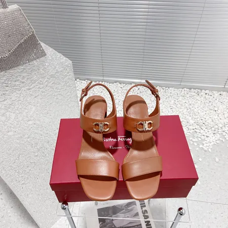 フェラガモ サンダル