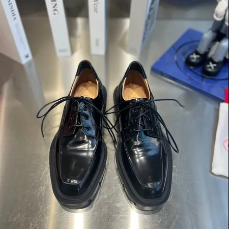 クリスチャン・ルブタン ビジネスシューズ