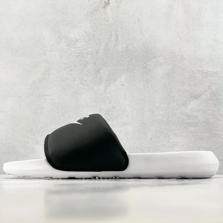 ナイキ スリッパ