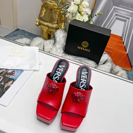 ヴェルサーチ サンダル