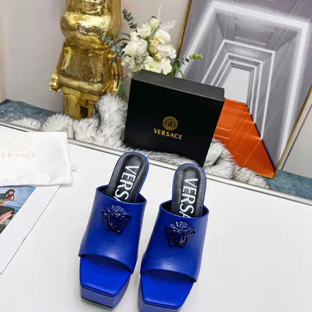 ヴェルサーチ サンダル