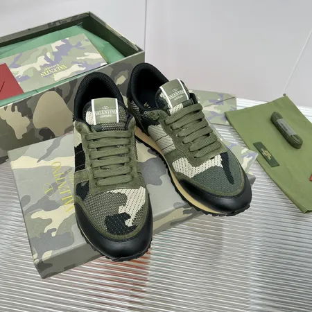 ヴァレンティノ スニーカー