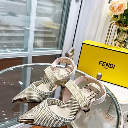 フェンディ サンダル