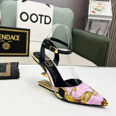 フェンディ サンダル