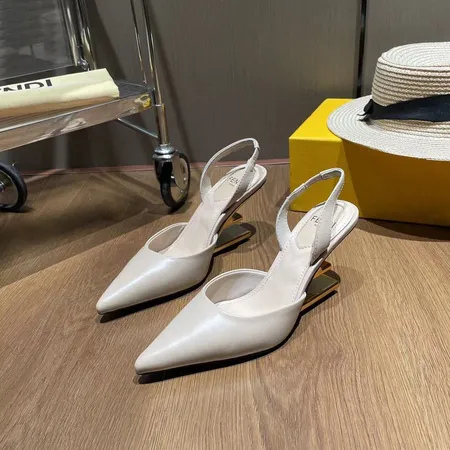 フェンディ サンダル