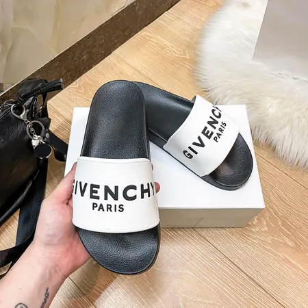 ジバンシィ スリッパ