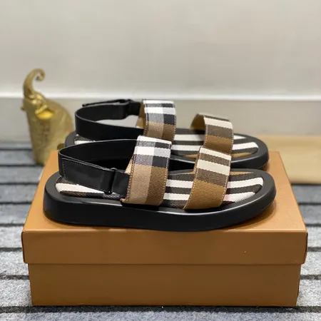 バーバリー ス サンダル