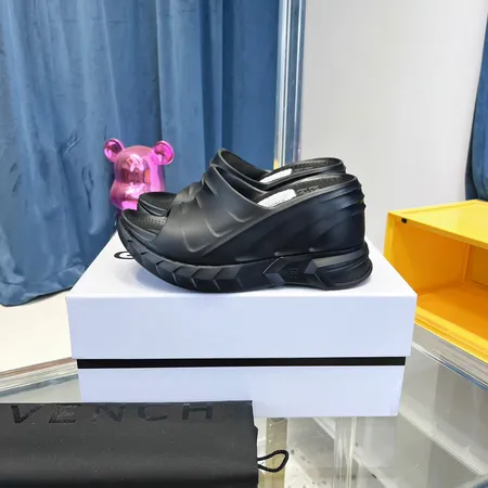 ジバンシィ スリッパ