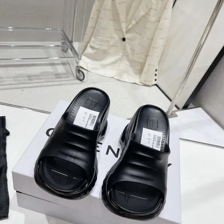 ジバンシィ スリッパ