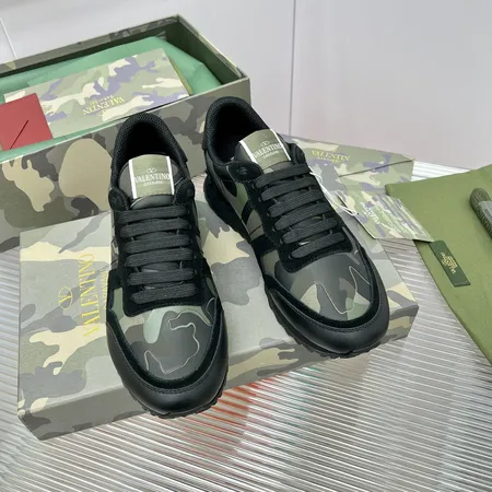 ヴァレンティノ スニーカー