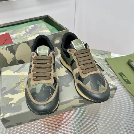 ヴァレンティノ スニーカー