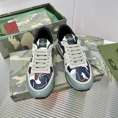 ヴァレンティノ スニーカー