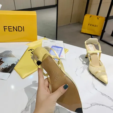 フェンディ サンダル