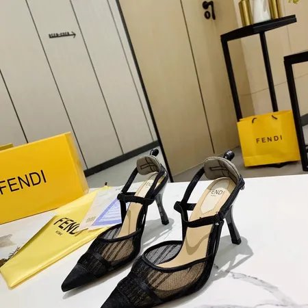 フェンディ サンダル