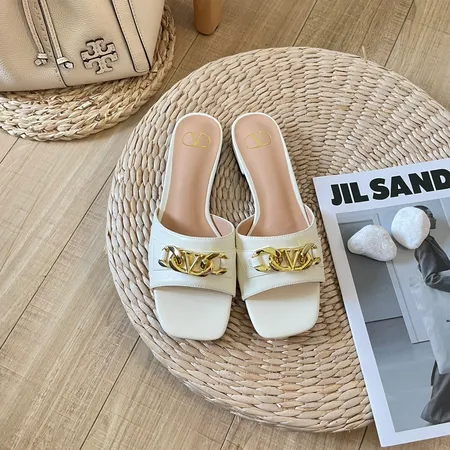 ヴァレンティノ スリッパ