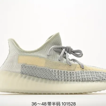 アディダス スニーカー