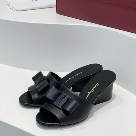 フェラガモ サンダル