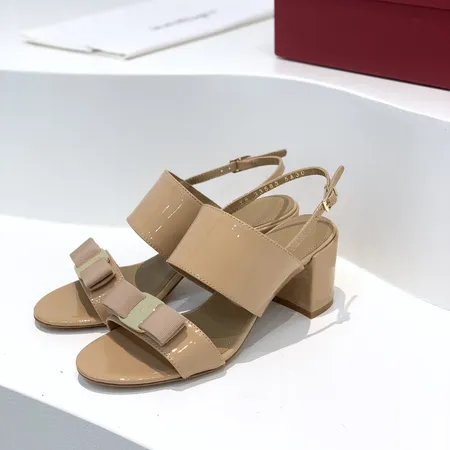 フェラガモ サンダル