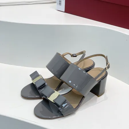 フェラガモ サンダル