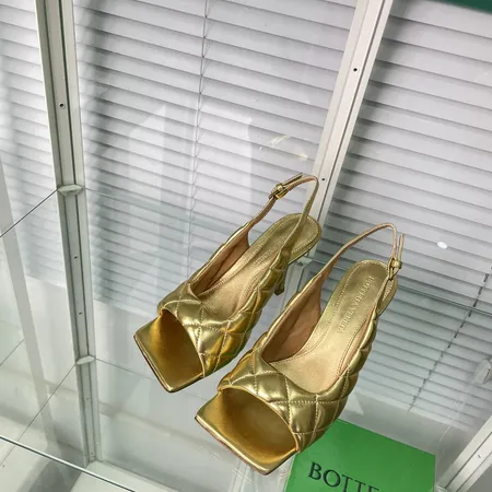 ボッテガ ヴェネタ サンダル