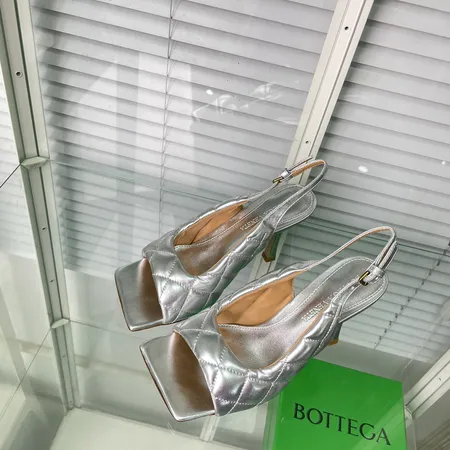 ボッテガ ヴェネタ サンダル