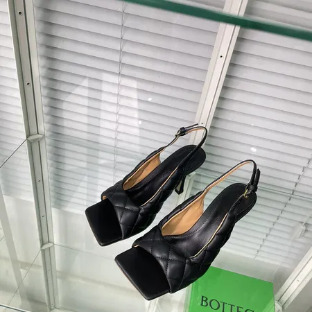 ボッテガ ヴェネタ サンダル