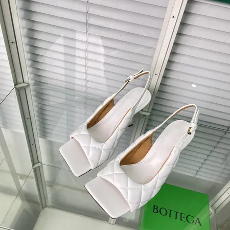 ボッテガ ヴェネタ サンダル